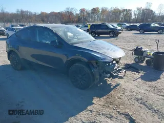 2024 Tesla Model Y with VIN 7SAYGDED3RF092501, listed as a IAAI auction lot 40820923 with 4,688 mi miles and . Bid and sale history available at DreamBid. Image 1.
