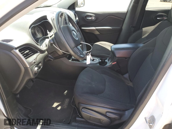 2019 Jeep Cherokee Latitude z VIN 1C4PJLCB0KD248870, wystawiony jako Copart lot #60622765 z przebiegiem 158 329 mil mil oraz Szkoda całkowita • Salvage title. Historia ofert i sprzedaży dostępna na DreamBid. Obrazek 7.