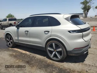 2024 Porsche Cayenne с VIN WP1AA2AYXRDA06913, выставлен на аукционе Copart как лот 61468815 с пробегом 22 152 миль миль и Списание • Salvage title. История ставок и продаж доступна на DreamBid. Изображение 2.