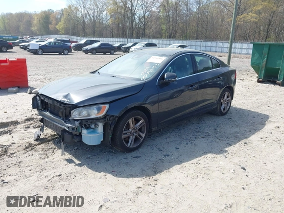 2014 Volvo S60 T5 z VIN YV1612FS1E2275524, wystawiony jako IAAI lot #41914398 z przebiegiem 122 286 mil mil oraz . Historia ofert i sprzedaży dostępna na DreamBid. Obrazek 2.