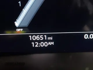 2024 Audi Q7 Premium Plus z VIN WA1LCBF71RD004059, wystawiony jako IAAI lot #42049719 z przebiegiem 10 651 mil mil oraz . Historia ofert i sprzedaży dostępna na DreamBid. Obrazek 15.