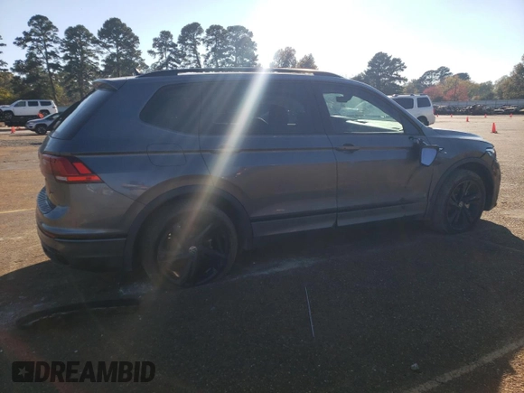 2024 Volkswagen Tiguan SE R-Line Black z VIN 3VVCB7AX2RM075323, wystawiony jako Copart lot #81290414 z przebiegiem 15 867 mil mil oraz Szkoda całkowita • Salvage title. Historia ofert i sprzedaży dostępna na DreamBid. Obrazek 3.