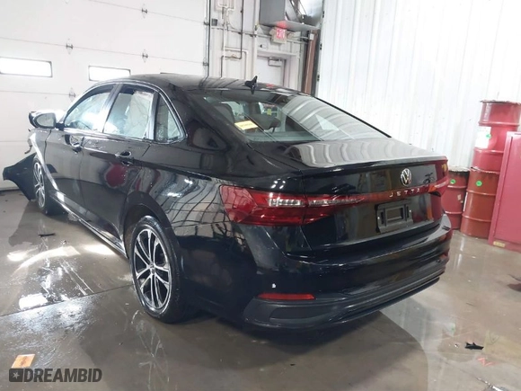2025 Volkswagen Jetta Sport with VIN 3VWBX7BU2SM017442, listed as a IAAI auction lot 41387314 with 1,498 mi miles. Bid and sale history available at carsss.com. Image 3.