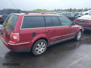 2003 Volkswagen Passat GLX with VIN WVWYH63B03E061688, listed as a IAAI auction lot 41981889 with 1 mi miles. Bid and sale history available at carsss.com. Image 4.
