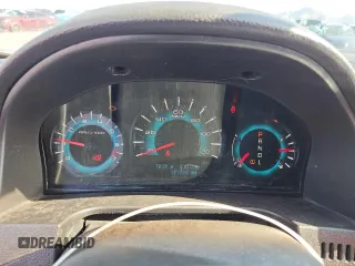 2010 Ford Fusion SE z VIN 3FAHP0HA1AR138892, wystawiony jako Copart lot #59781125 z przebiegiem 157 900 mil mil oraz Szkoda całkowita • Salvage title. Historia ofert i sprzedaży dostępna na DreamBid. Obrazek 9.