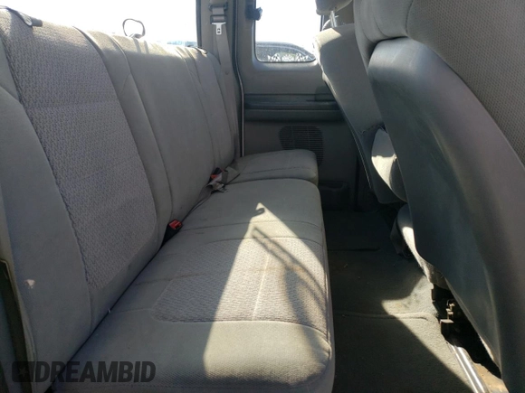 2003 Ford Super Duty F-250 XL with VIN 1FTNX21P23EC77975, listed as a Copart auction lot 86924984 with 2,011,188 mi miles and Clean Title. Bid and sale history available at carsss.com. Image 10.