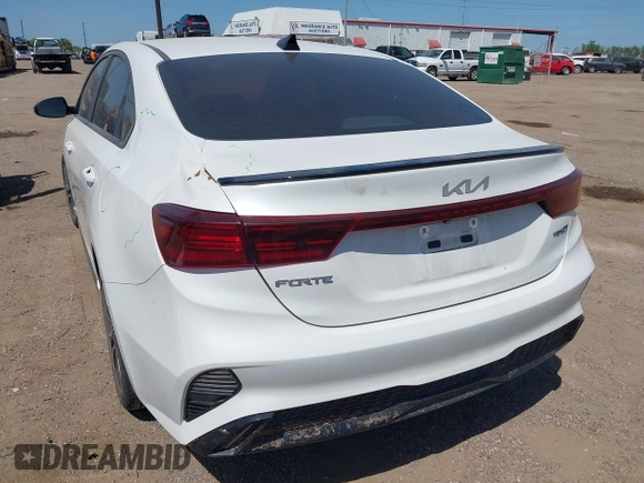 2023 Kia Forte GT-Line z VIN 3KPF54ADXPE665963, wystawiony jako IAAI lot #42014832 z przebiegiem 42 050 mil mil oraz . Historia ofert i sprzedaży dostępna na DreamBid. Obrazek 3.