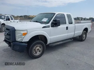 2014 Ford F-250 XL z VIN 1FT7X2B66EEB68940, wystawiony jako IAAI lot #41540708 z przebiegiem 145 114 mil mil oraz . Historia ofert i sprzedaży dostępna na DreamBid. Obrazek 2.