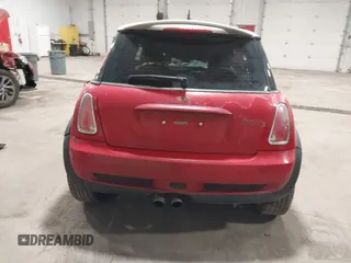 2006 MINI Hardtop S with VIN WMWRE33536TL20807, listed as a IAAI auction lot 42049707 with Not provided miles and . Bid and sale history available at DreamBid. Image 16.