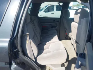 2004 Chevrolet Tahoe LS with VIN 1GNEC13V04R178784, listed as a IAAI auction lot 42013755 with 126,162 mi miles. Bid and sale history available at carsss.com. Image 8.