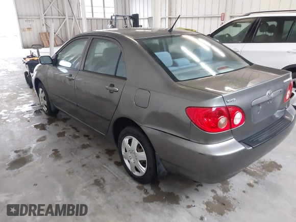 2007 Toyota Corolla CE z VIN 2T1BR32E87C749279, wystawiony jako IAAI lot #42654260 z przebiegiem 210 509 mil mil oraz . Historia ofert i sprzedaży dostępna na DreamBid. Obrazek 3.