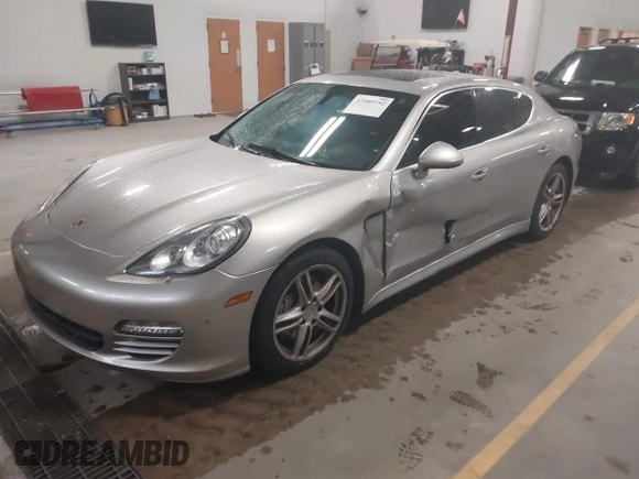 2012 Porsche Panamera S с VIN WP0AB2A71CL060068, выставлен на аукционе IAAI как лот 42309742 с пробегом 93 334 миль миль и . История ставок и продаж доступна на DreamBid. Изображение 18.