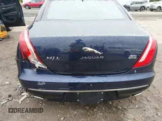 2017 Jaguar XJ Portfolio z VIN SAJWJ2GD0H8W12466, wystawiony jako IAAI lot #40488243 z przebiegiem 41 687 mil mil oraz . Historia ofert i sprzedaży dostępna na DreamBid. Obrazek 6.