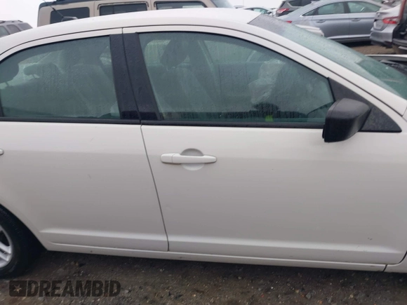 2011 Ford Fusion S with VIN 3FAHP0GAXBR337460, listed as a IAAI auction lot 41727079 with 247,696 mi miles. Bid and sale history available at carsss.com. Image 14.
