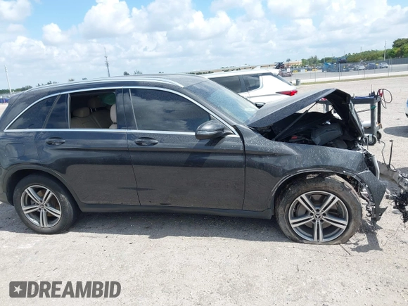 2020 Mercedes-Benz GLC 300 с VIN WDC0G8DB5LF715700, выставлен на аукционе IAAI как лот 42135225 с пробегом 42 423 миль миль и . История ставок и продаж доступна на DreamBid. Изображение 13.