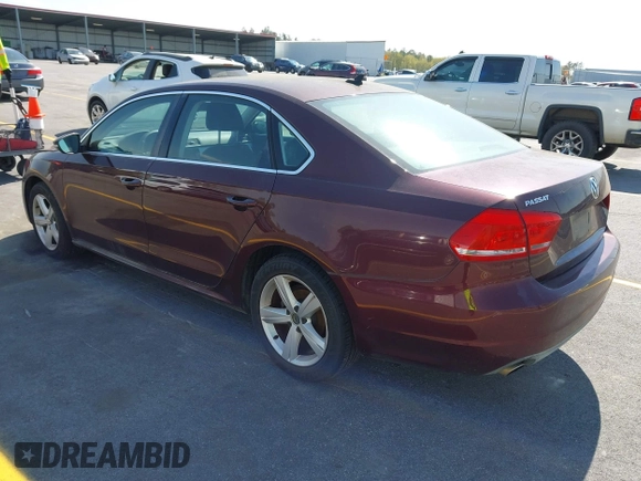 2012 Volkswagen Passat SE z VIN 1VWBH7A32CC074412, wystawiony jako IAAI lot #41805569 z przebiegiem 216 762 mil mil oraz . Historia ofert i sprzedaży dostępna na DreamBid. Obrazek 3.