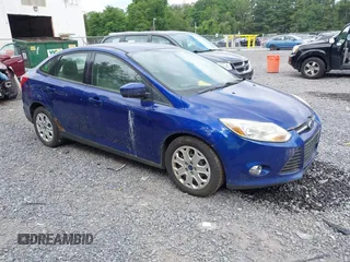 2012 Ford Focus SE z VIN 1FAHP3F27CL261286, wystawiony jako IAAI lot #42521637 z przebiegiem 135 214 mil mil oraz . Historia ofert i sprzedaży dostępna na DreamBid. Obrazek 1.