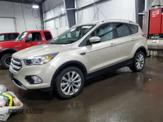 2018 Ford Escape Titanium z VIN 1FMCU9J93JUC08799, wystawiony jako Copart lot #48961795 z przebiegiem 78 127 mil mil oraz Szkoda całkowita • Salvage title. Historia ofert i sprzedaży dostępna na DreamBid. Obrazek 1.