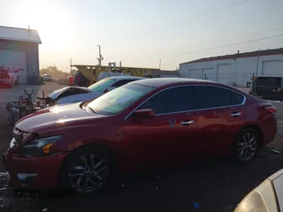 2014 Nissan Altima S with VIN 1N4AL3AP3EN351364, listed as a IAAI auction lot 40311520 with 236,550 mi miles and . Bid and sale history available at carsss.com. Image 14.