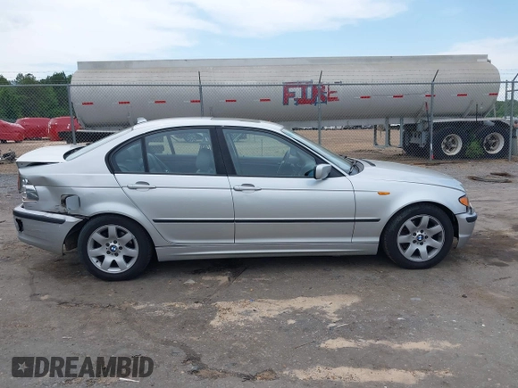 2004 BMW 3 Series 325i z VIN WBAEV33484KR31277, wystawiony jako IAAI lot #42147361 z przebiegiem 223 145 mil mil oraz . Historia ofert i sprzedaży dostępna na DreamBid. Obrazek 13.