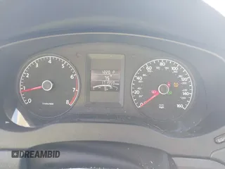 2014 Volkswagen Jetta S z VIN 3VW2K7AJ3EM303858, wystawiony jako IAAI lot #42449072 z przebiegiem 171 959 mil mil oraz . Historia ofert i sprzedaży dostępna na DreamBid. Obrazek 7.