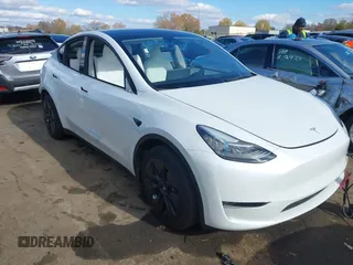 2022 Tesla Model Y Long Range z VIN 7SAYGAEE7NF391250, wystawiony jako IAAI lot #40921113 z przebiegiem Nie podano mil oraz . Historia ofert i sprzedaży dostępna na DreamBid. Obrazek 1.