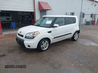 2010 Kia Soul + with VIN KNDJT2A21A7138288, listed as a IAAI auction lot 41922152 with 147,235 mi miles. Bid and sale history available at carsss.com. Image 2.