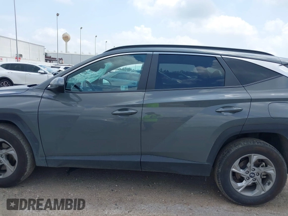 2024 Hyundai Tucson SEL with VIN 5NMJBCDE1RH340504, listed as a IAAI auction lot 42115650 with 39,056 mi miles. Bid and sale history available at carsss.com. Image 15.