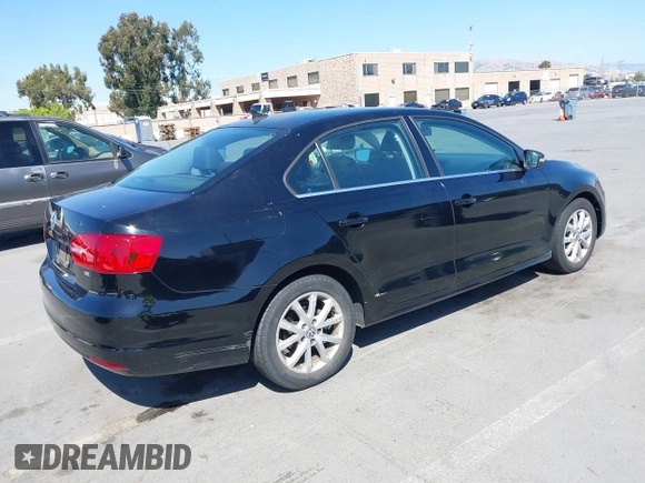 2014 Volkswagen Jetta SE with VIN 3VWD17AJ9EM372677, listed as a IAAI auction lot 42406449 with 266,331 mi miles and . Bid and sale history available at DreamBid. Image 4.