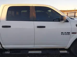 2015 Ram 1500 Lone Star z VIN 1C6RR6LT5FS630364, wystawiony jako IAAI lot #40845483 z przebiegiem 180 012 mil mil oraz . Historia ofert i sprzedaży dostępna na DreamBid. Obrazek 13.