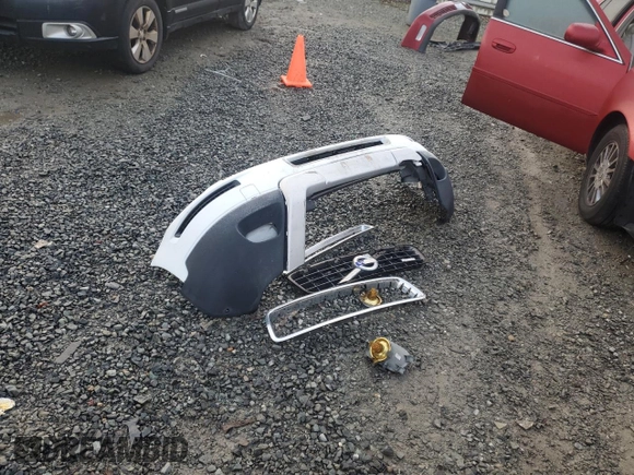 2010 Volvo XC90 with VIN YV4982CT8A1562593, listed as a Copart auction lot 84304464 with 138,932 mi miles and Salvage Title. Bid and sale history available at DreamBid. Image 13.