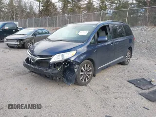 2018 Toyota Sienna XLE with VIN 5TDDZ3DC0JS204454, listed as a IAAI auction lot 41256608 with 153,543 mi miles. Bid and sale history available at carsss.com. Image 2.