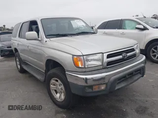 1999 Toyota 4Runner SR5 z VIN JT3GN86RXX0130788, wystawiony jako IAAI lot #42451527 z przebiegiem 225 782 mil mil oraz . Historia ofert i sprzedaży dostępna na DreamBid. Obrazek 1.
