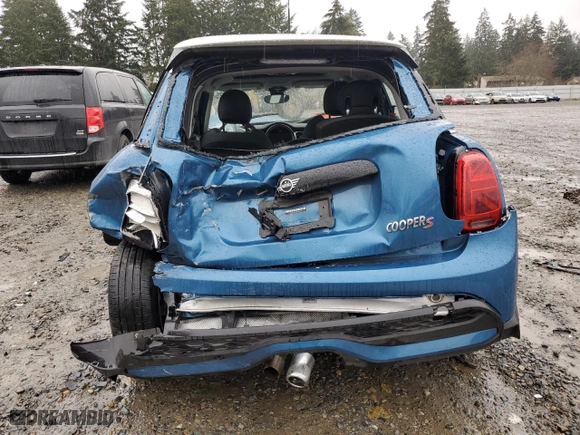 2022 MINI Hardtop 4 Door Cooper S with VIN WMW53DK08N2S25843, listed as a Copart auction lot 50225925 with 0 miles and Salvage Title. Bid and sale history available at carsss.com. Image 6.