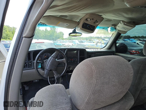 2004 Chevrolet Tahoe LS z VIN 1GNEC13V84R288076, wystawiony jako Copart lot #58320985 z przebiegiem 263 726 mil mil oraz Szkoda całkowita • Salvage title. Historia ofert i sprzedaży dostępna na DreamBid. Obrazek 8.