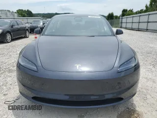 2025 Tesla Model 3 Long Range z VIN 5YJ3E1EA1SF965380, wystawiony jako Copart lot #59532105 z przebiegiem 2 641 mil mil oraz Szkoda całkowita • Salvage title. Historia ofert i sprzedaży dostępna na DreamBid. Obrazek 5.