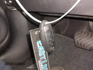 2020 Nissan Kicks SR z VIN 3N1CP5DV2LL543887, wystawiony jako IAAI lot #42153454 z przebiegiem 25 573 mil mil oraz . Historia ofert i sprzedaży dostępna na DreamBid. Obrazek 11.