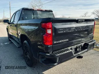 2022 Chevrolet Silverado 1500 Custom with VIN 1GCPABEK7NZ633597, listed as a Copart auction lot 42431625 with 31,487 mi miles and Salvage Title. Bid and sale history available at DreamBid. Image 3.