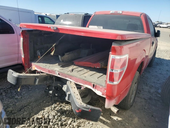 2010 Ford F-150 XL z VIN 1FTMF1CW8AKE05759, wystawiony jako Copart lot #61659635 z przebiegiem 303 424 mil mil oraz Szkoda całkowita • Salvage title. Historia ofert i sprzedaży dostępna na DreamBid. Obrazek 3.