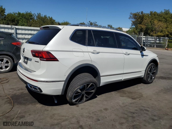 2024 Volkswagen Tiguan SEL R-Line with VIN 3VV4B7AX9RM043389, listed as a Copart auction lot 48455955 with 8,707 mi miles and Salvage Title. Bid and sale history available at carsss.com. Image 3.