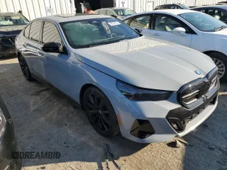 2024 BMW i5 M60 z VIN WBY43FK06RCR11498, wystawiony jako Copart lot #66786124 z przebiegiem 3017 mil mil oraz Szkody całkowita. Historia ofert i sprzedaży dostępna na DreamBid. Obrazek 4.