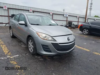 2010 Mazda 3 i Sport z VIN JM1BL1SF2A1131594, wystawiony jako IAAI lot #42380618 z przebiegiem 196 999 mil mil oraz . Historia ofert i sprzedaży dostępna na DreamBid. Obrazek 1.