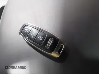 2021 Audi RS Q8 z VIN WU1ARBF11MD023634, wystawiony jako IAAI lot #41265556 z przebiegiem 16 042 mil mil oraz . Historia ofert i sprzedaży dostępna na DreamBid. Obrazek 11.