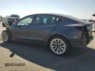 2023 Tesla Model 3 z VIN 5YJ3E1EAXPF583968, wystawiony jako Copart lot #63994085 z przebiegiem 23 723 mil mil oraz Szkoda całkowita • Salvage title. Historia ofert i sprzedaży dostępna na DreamBid. Obrazek 2.