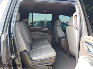 2021 Chevrolet Suburban LT with VIN 1GNSCCKD8MR146950, listed as a IAAI auction lot 41616059 with 155,060 mi miles. Bid and sale history available at carsss.com. Image 8.