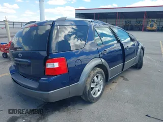 2005 Ford Freestyle SE with VIN 1FMZK041X5GA40830, listed as a IAAI auction lot 42323519 with Not provided miles and . Bid and sale history available at DreamBid. Image 4.
