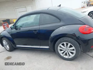2017 Volkswagen Beetle Fleet z VIN 3VWF17AT4HM626410, wystawiony jako IAAI lot #42275270 z przebiegiem 39 516 mil mil oraz . Historia ofert i sprzedaży dostępna na DreamBid. Obrazek 14.