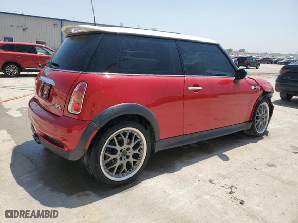 2004 MINI Cooper Hardtop S with VIN WMWRE334X4TD90182, listed as a Copart auction lot 68384144 with 148,783 mi miles and Salvage Title. Bid and sale history available at carsss.com. Image 3.