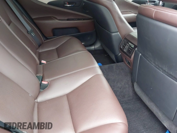2017 Lexus LS 460 с VIN JTHCL5EF9H5027841, выставлен на аукционе IAAI как лот 41575889 с пробегом 36 400 миль миль и . История ставок и продаж доступна на DreamBid. Изображение 8.