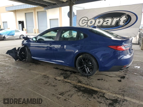2025 Toyota Camry LE z VIN 4T1DAACK9SU164954, wystawiony jako Copart lot #60821285 z przebiegiem 9 924 mil mil oraz Szkoda całkowita • Salvage title. Historia ofert i sprzedaży dostępna na DreamBid. Obrazek 2.